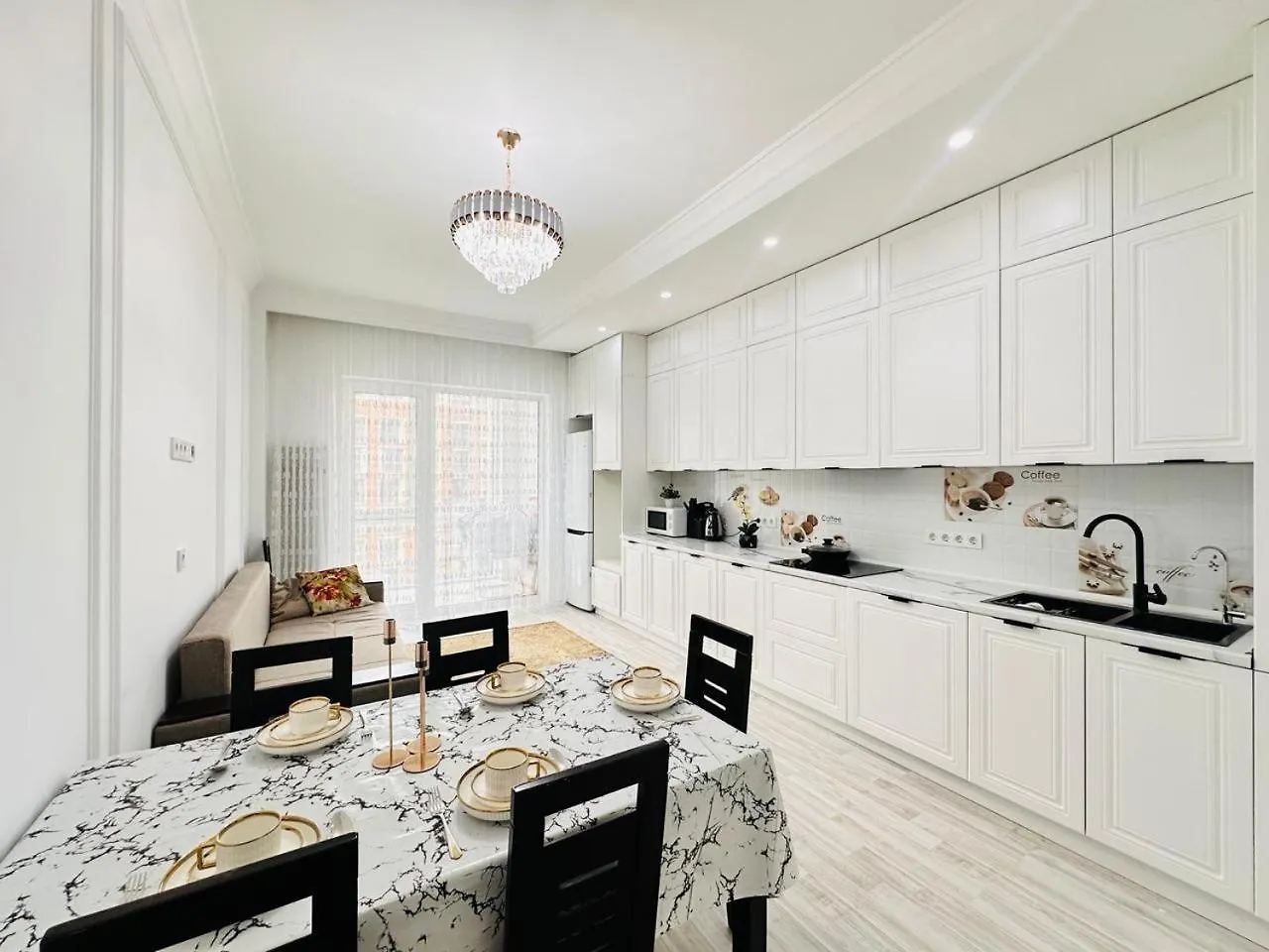 Уютные Семейные Апартаменты Для Большой Семьи Almaty Apartment